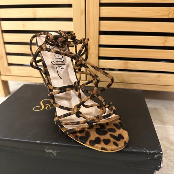 Heels - Picture 2 of 3